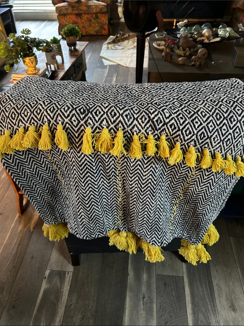 Large Navy  & White Diamond Throw Blanket with Yellow Tassels NWOT